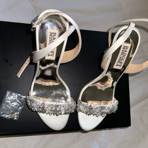 Badgley Mischka Taryn Heels Size 5.5 fit like a 6 in White Satin